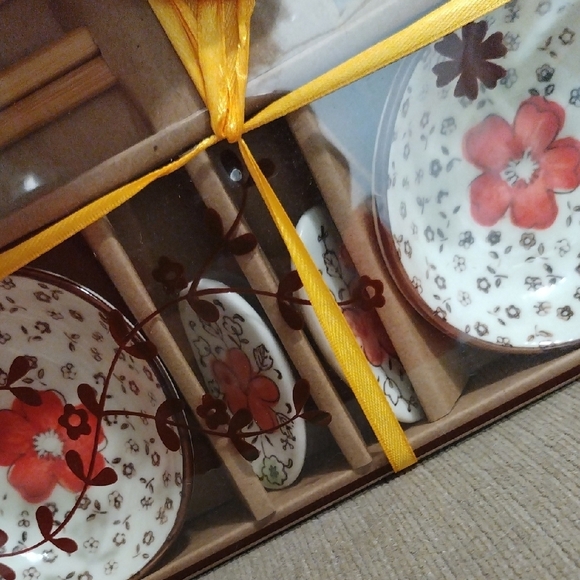 Japanese Style Chopsticks And Saucer Set - Picture 8 of 10